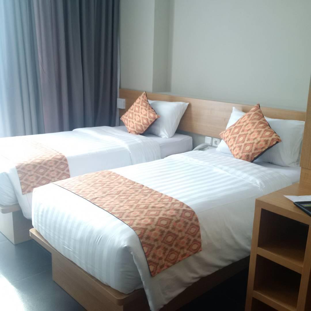Maple Hotel Grogol Jakarta Kültér fotó