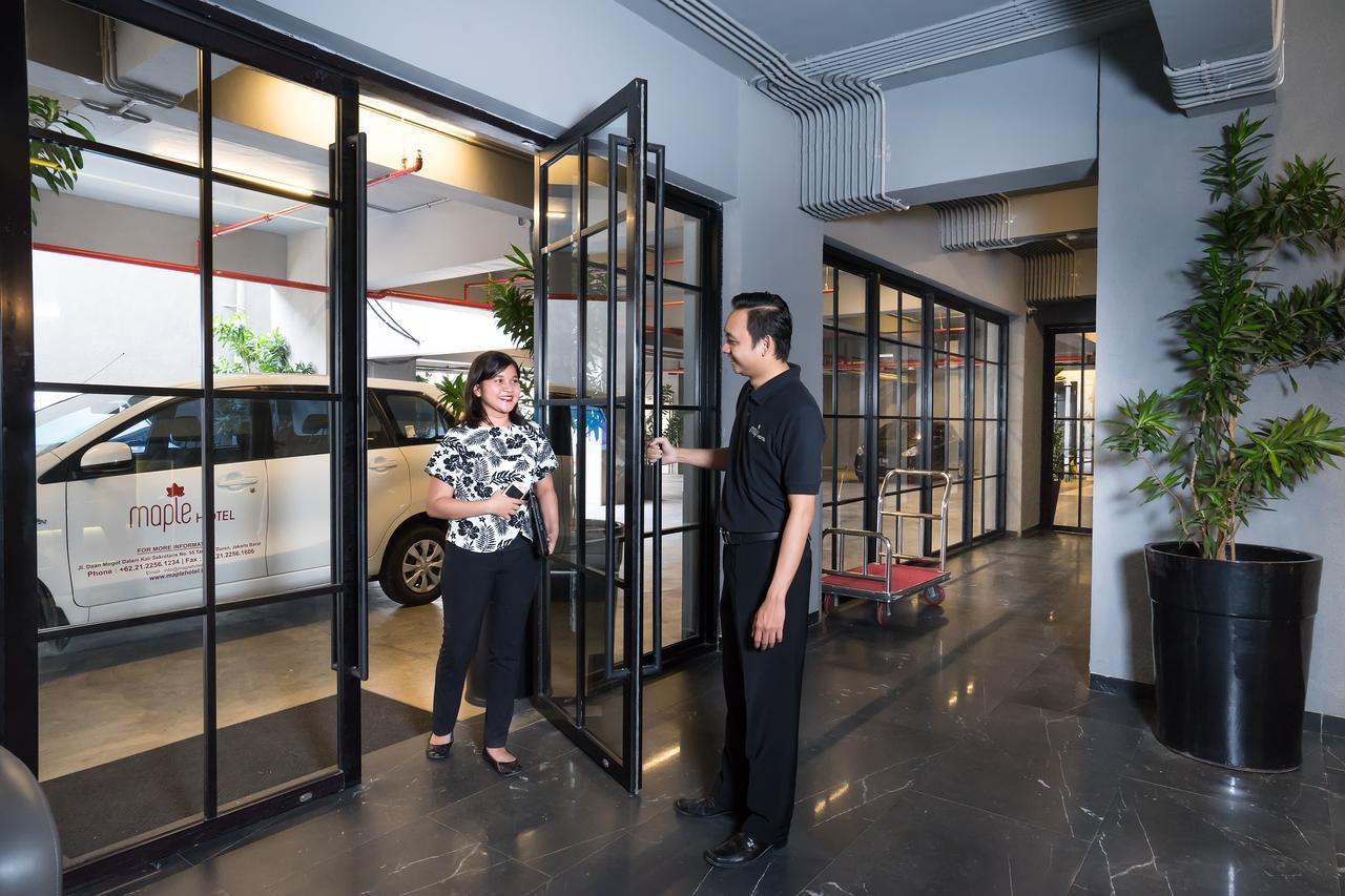 Maple Hotel Grogol Jakarta Kültér fotó
