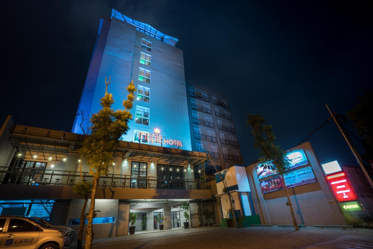 Maple Hotel Grogol Jakarta Kültér fotó